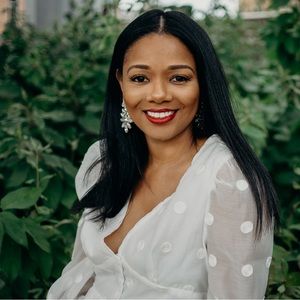 Meet your Posher, Yolanda